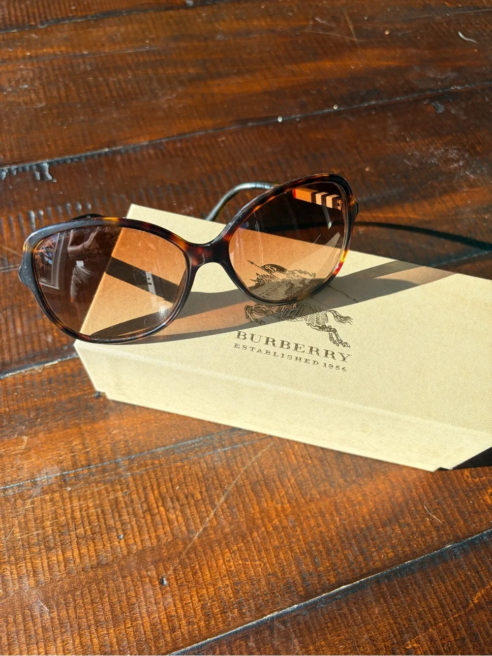Burberry model 4197